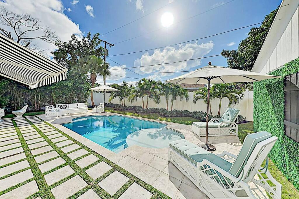 Palm Paradise. Steps To Intercoastal. Walk To Shops Villa West Palm Beach Bagian luar foto